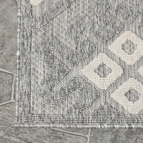 HomeRoots 5' X 7' Grey Geometric Area Rug - Stain Resistant, Non-Skid, Indoor/Outdoor, Perfect for High Traffic Spaces 487134
