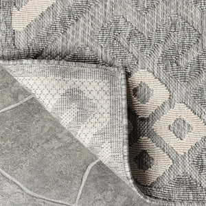 HomeRoots 5' X 7' Grey Geometric Area Rug - Stain Resistant, Non-Skid, Indoor/Outdoor, Perfect for High Traffic Spaces 487134