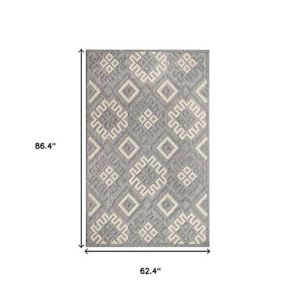 HomeRoots 5' X 7' Grey Geometric Area Rug - Stain Resistant, Non-Skid, Indoor/Outdoor, Perfect for High Traffic Spaces 487134