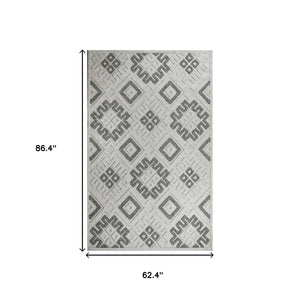 Homeroots 5' X 7' Slate Geometric Stain Resistant Non Skid Indoor Outdoor Area Rug  Polypropylene 487135