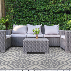 Homeroots 6' X 9' Cream Geometric Stain Resistant Non Skid Indoor Outdoor Area Rug  Polypropylene 487136