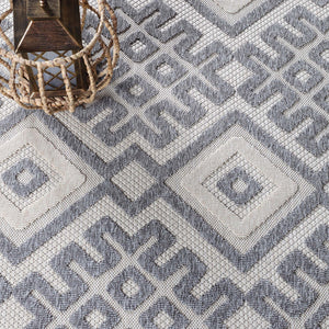 Homeroots 7' X 9' Cream Geometric Stain Resistant Non Skid Indoor Outdoor Area Rug  Polypropylene 487139