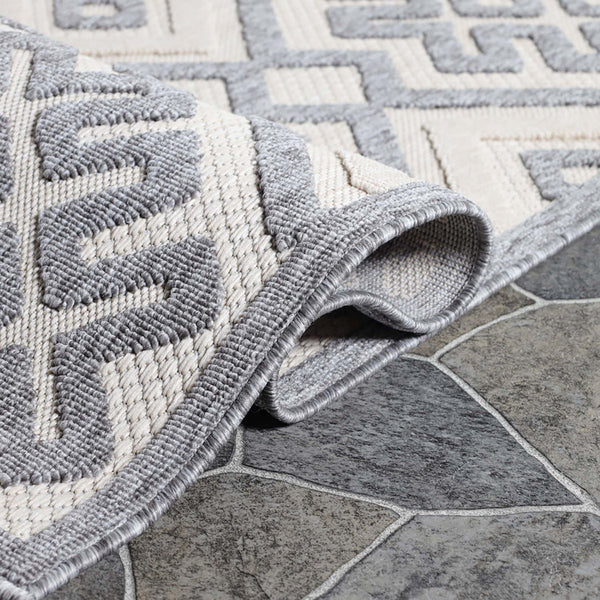 Homeroots 7' X 9' Cream Geometric Stain Resistant Non Skid Indoor Outdoor Area Rug  Polypropylene 487139