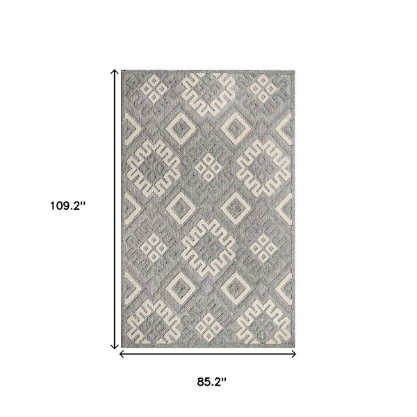 Homeroots 7' X 9' Grey Geometric Stain Resistant Non Skid Indoor Outdoor Area Rug  Polypropylene 487140