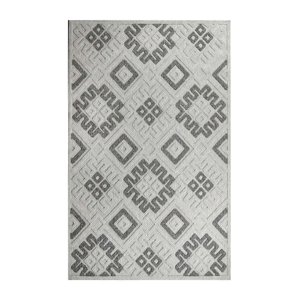 HomeRoots 7' Slate Geometric Area Rug - Stain Resistant, Non-Skid, Stylish Indoor/Outdoor Design for High-Traffic Spaces 487141