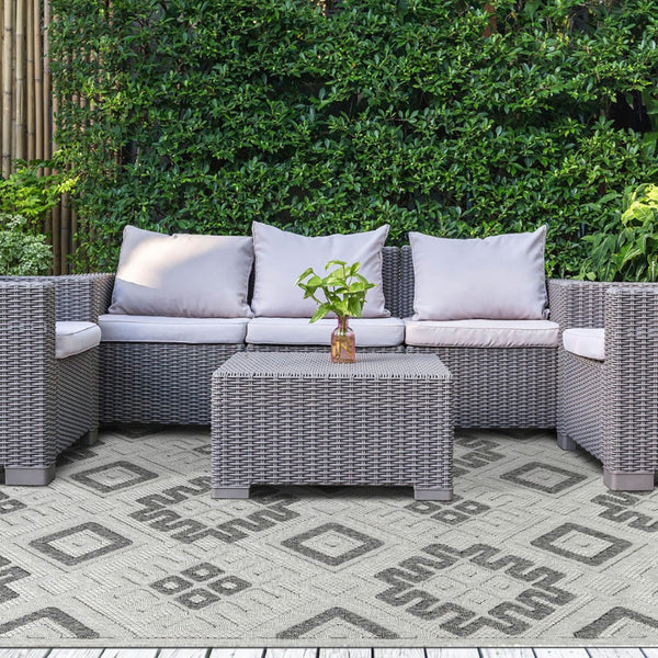 HomeRoots 7' Slate Geometric Area Rug - Stain Resistant, Non-Skid, Stylish Indoor/Outdoor Design for High-Traffic Spaces 487141