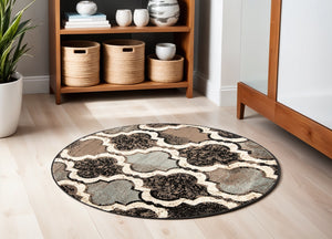 Homeroots 5' Round Chocolate Round Quatrefoil Power Loom Distressed Stain Resistant Area Rug  Polypropylene 487201