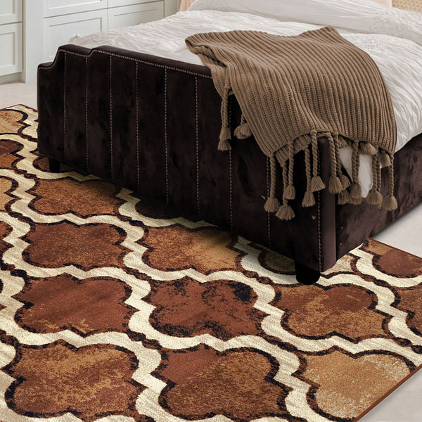 Homeroots 5' X 8' Brown Quatrefoil Power Loom Distressed Stain Resistant Area Rug  Polypropylene 487206