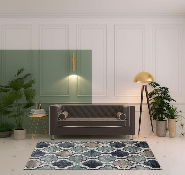 Homeroots 5' X 8' Deep Royal Quatrefoil Power Loom Distressed Stain Resistant Area Rug  Polypropylene 487211