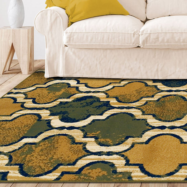 Homeroots 5' X 8' Green Quatrefoil Power Loom Distressed Stain Resistant Area Rug  Polypropylene 487212