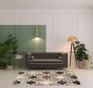 Homeroots 5' X 8' Ivory Quatrefoil Power Loom Distressed Stain Resistant Area Rug  Polypropylene 487215