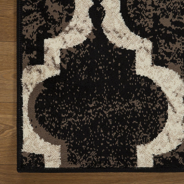 Homeroots 8' Square Chocolate Square Quatrefoil Power Loom Distressed Stain Resistant Area Rug  Polypropylene 487241