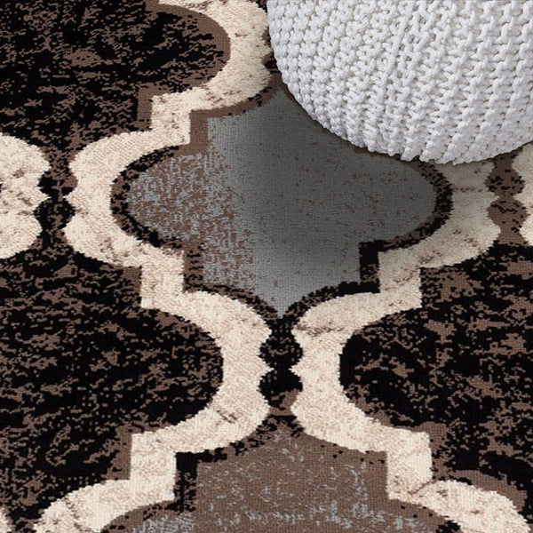 Homeroots 8' Square Chocolate Square Quatrefoil Power Loom Distressed Stain Resistant Area Rug  Polypropylene 487241