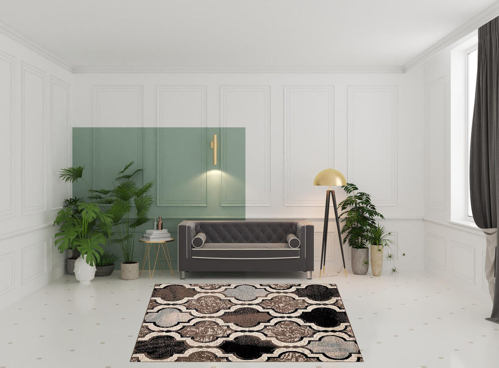 Homeroots 8' Square Ivory Square Quatrefoil Power Loom Distressed Stain Resistant Area Rug  Polypropylene 487242