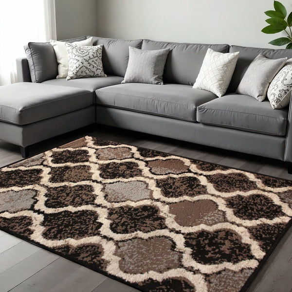HomeRoots 7' Distressed Quatrefoil Area Rug - Moroccan-Inspired Design for Stylish and Practical Living Spaces 9' X 12' 487243
