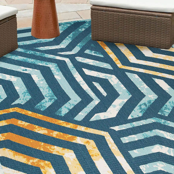 Homeroots 8' X 10' Navy Blue- Cream Geometric Stain Resistant Indoor Outdoor Area Rug  Polypropylene 487247