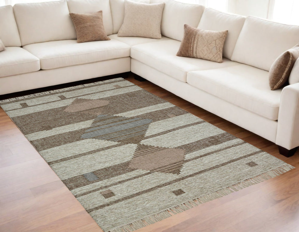 Homeroots 5' X 8' Gray Geometric Flatweave Handmade Area Rug With Fringe  Wool,Cotton 487265