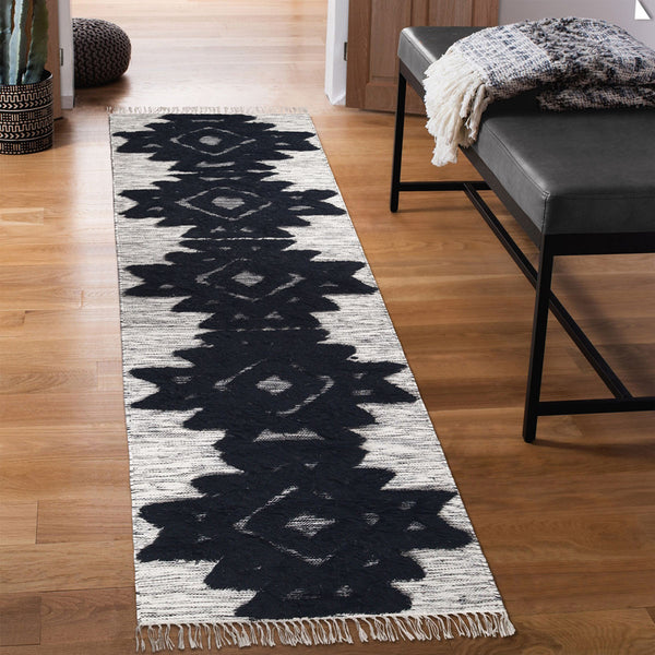 Homeroots 10' Black And Ivory Wool Geometric Flatweave Handmade Stain Resistant Runner Rug With Fringe  Wool 487287