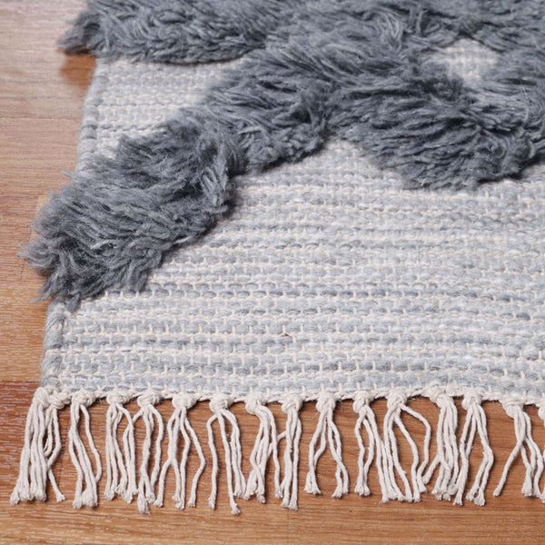 Homeroots 10' Silver And Grey Wool Geometric Flatweave Handmade Stain Resistant Runner Rug With Fringe  Wool 487290