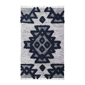 Homeroots 4' X 6' Black And Ivory Wool Geometric Flatweave Handmade Stain Resistant Area Rug With Fringe  Wool 487291