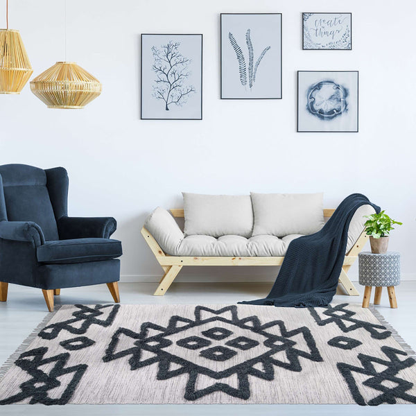 Homeroots 4' X 6' Ivory And Charcoal Wool Geometric Flatweave Handmade Stain Resistant Area Rug With Fringe  Wool 487292