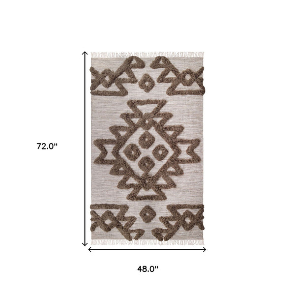 Homeroots 4' X 6' Sand And Taupe Wool Geometric Flatweave Handmade Stain Resistant Area Rug With Fringe  Wool 487293