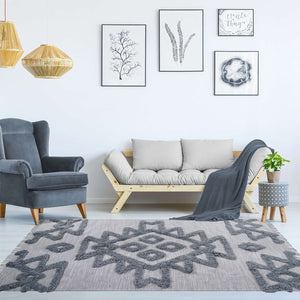 Homeroots 4' X 6' Silver And Grey Wool Geometric Flatweave Handmade Stain Resistant Area Rug With Fringe  Wool 487294