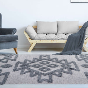 Homeroots 4' X 6' Silver And Grey Wool Geometric Flatweave Handmade Stain Resistant Area Rug With Fringe  Wool 487294