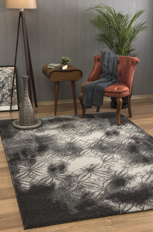 Homeroots 4' X 6' Black Abstract Power Loom Stain Resistant Area Rug  Polyester 487554