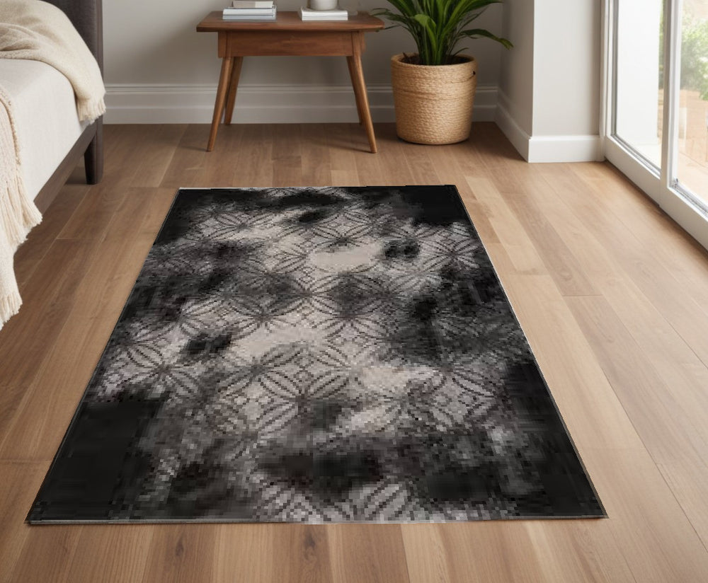 Homeroots 4' X 6' Black Abstract Power Loom Stain Resistant Area Rug  Polyester 487554