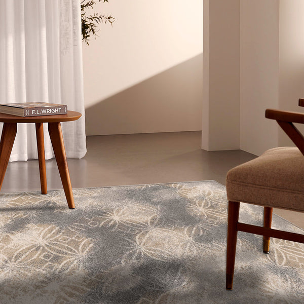 Homeroots 4' X 6' Light Grey Abstract Power Loom Stain Resistant Area Rug  Polyester 487556