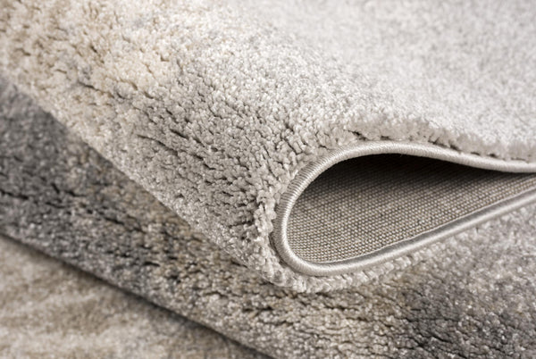 Homeroots 4' X 6' Light Grey Abstract Power Loom Stain Resistant Area Rug  Polyester 487556