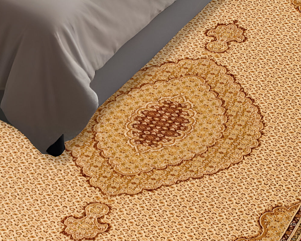 Homeroots 5' Cream Round Oriental Power Loom Area Rug  Olefin 487559