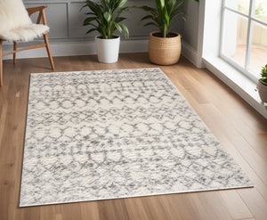 Homeroots 4' X 6' Gray And Ivory Southwestern Shag Power Loom Area Rug  Polyester 487565