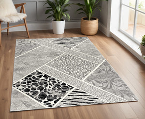 Homeroots 4' X 6' Grey Geometric Power Loom Stain Resistant Area Rug  Olefin 487574