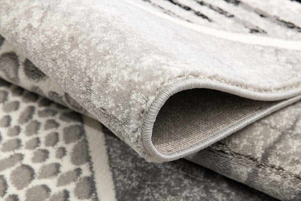 Homeroots 8' X 11' Grey Geometric Power Loom Stain Resistant Area Rug  Olefin 487576