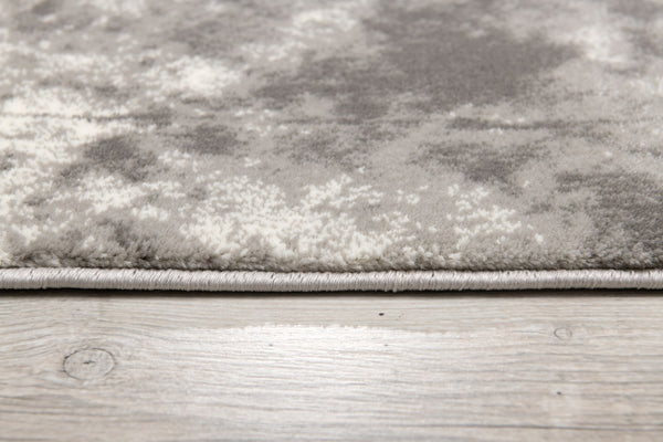 HomeRoots 4' Gray and Ivory Damask Area Rug - Timeless Elegance, Machine Washable, Durable for High-Traffic Areas 4' X 6' 487579