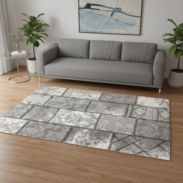 HomeRoots 4' Gray and Ivory Damask Area Rug - Timeless Elegance, Machine Washable, Durable for High-Traffic Areas 5' X 8' 487580