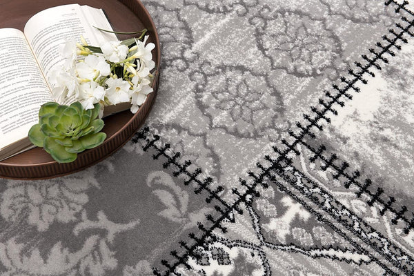 HomeRoots 4' Gray and Ivory Damask Area Rug - Timeless Elegance, Machine Washable, Durable for High-Traffic Areas 8' X 11' 487581