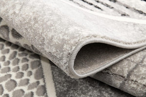 Homeroots 7' X 9' Grey Geometric Power Loom Stain Resistant Area Rug  Olefin 487660