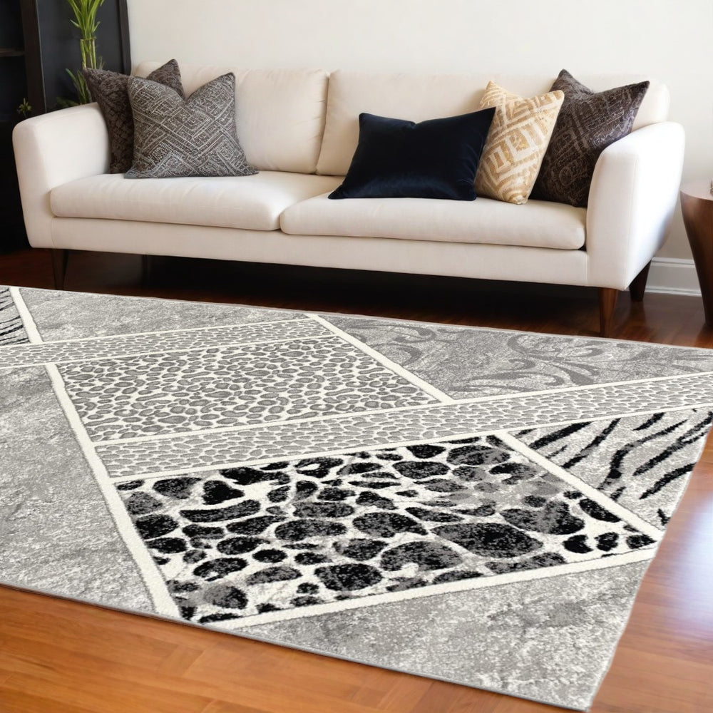 Homeroots 7' X 9' Grey Geometric Power Loom Stain Resistant Area Rug  Olefin 487660