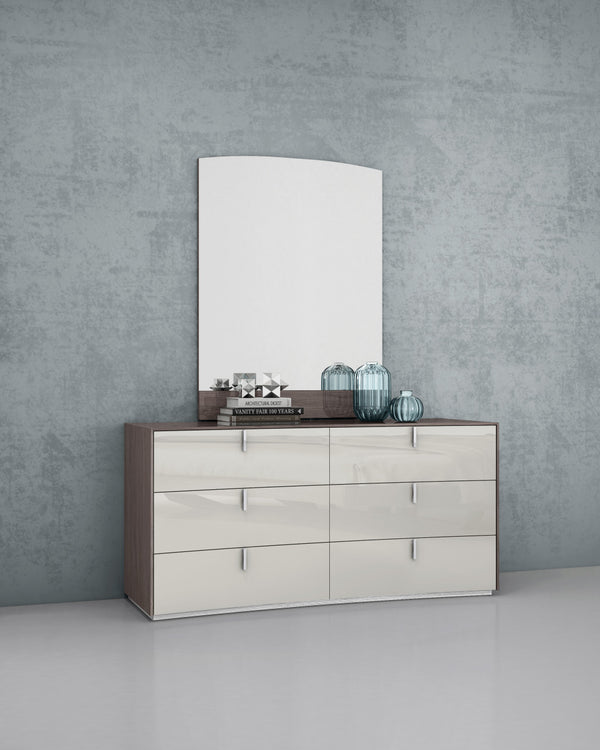 Homeroots 62" Gray Six Drawer Double Dresser  Manufactured Wood 488509