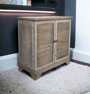 Homeroots 32" Rustic Natural Brown Solid Wood End Table With Cabinet   488583