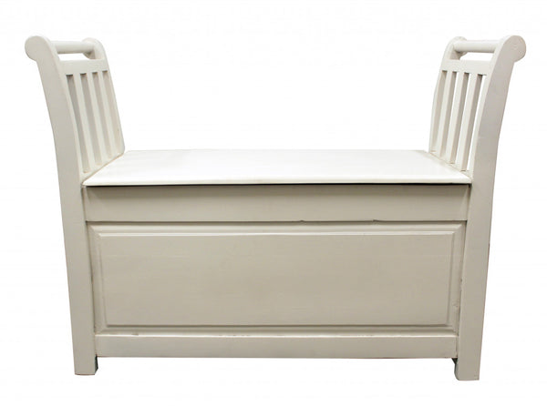 Homeroots 38" White Solid Wood Storage Bench With Flip Top  Solid Wood 488863