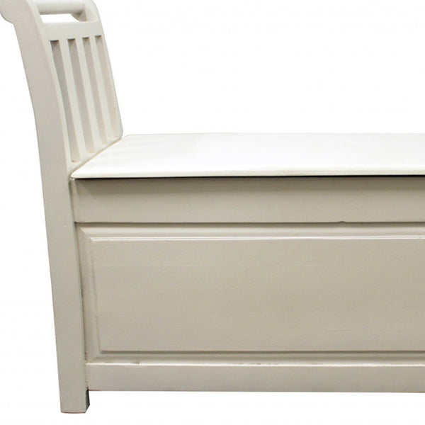 Homeroots 38" White Solid Wood Storage Bench With Flip Top  Solid Wood 488863