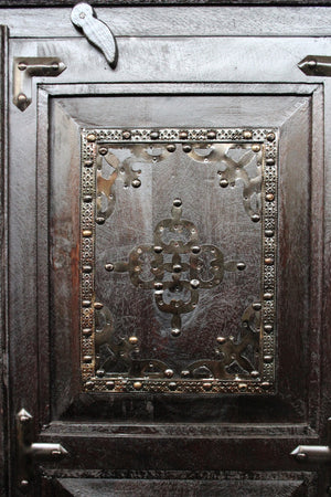 Homeroots 72" Rustic Dark Brown Solid Wood Pantry Cabinet – Stylish Storage Solution For Any Home Décor  Solid Wood 489034