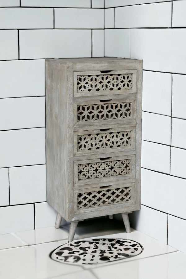 Homeroots 20" Gray Solid Wood Five Drawer Standard Chest  Solid Wood 489195