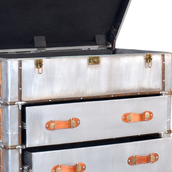 Homeroots 42" Silver Aluminum Four Drawer Dresser  Aluminum 489196