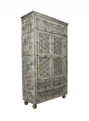 Homeroots 42" Aged Gray Solid Wood Three Drawer Gentleman's Chest  Solid Wood 489221