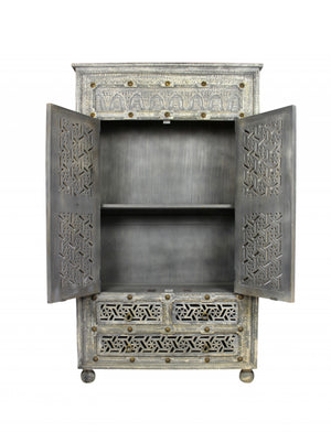 Homeroots 42" Aged Gray Solid Wood Three Drawer Gentleman's Chest  Solid Wood 489221